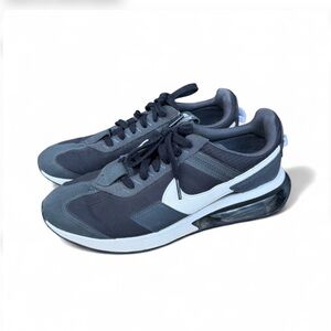 Size 9.5 Men Nike Air max Pre day black and White Sneakers